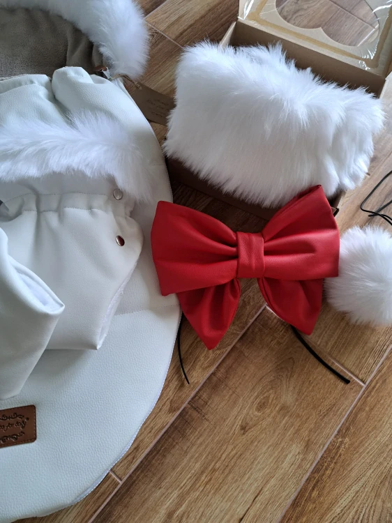 Dekoračná mašľa červená eko koža